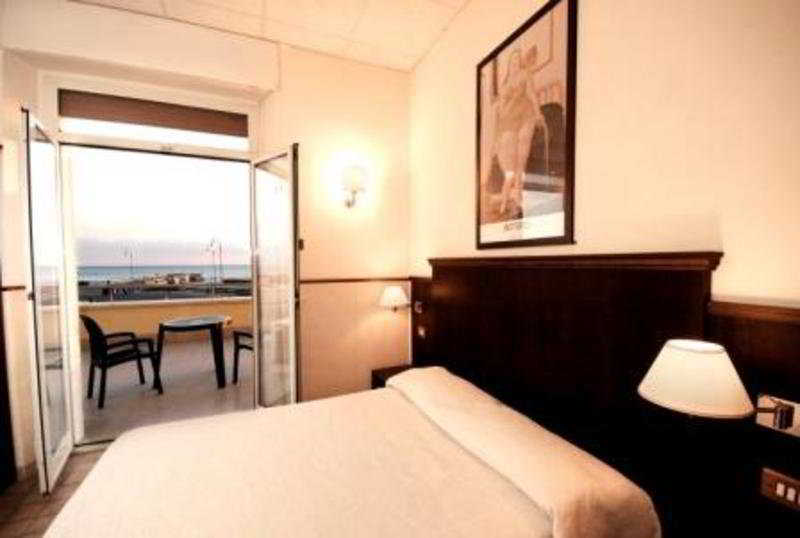 Hotel Belvedere Lido di Ostia Bilik gambar